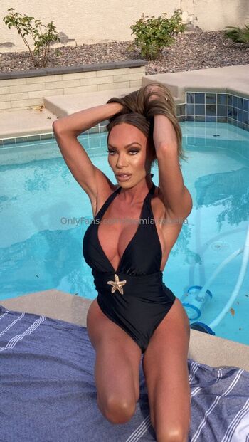 Mia Isabella / themiaisabella nude photo #26