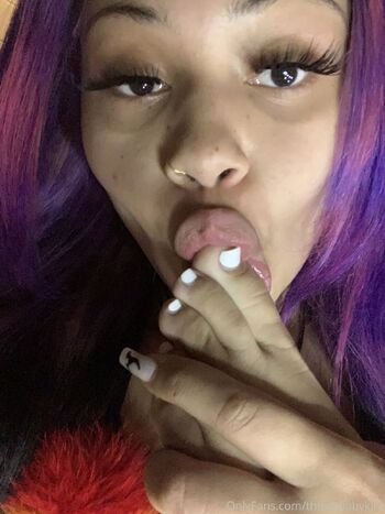 throatbabykira nude photo #14