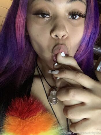 throatbabykira nude photo #15