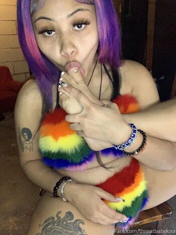 throatbabykira nude photo #17