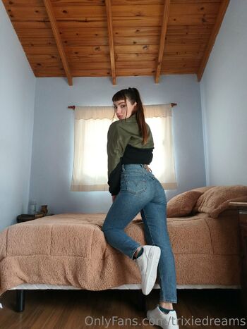 trixiedreams nude photo #32