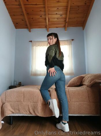 trixiedreams nude photo #33