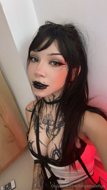 troyamalefiga nude photo #19