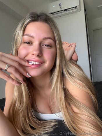 Valeria Rossi / val.rossi nude photo #7