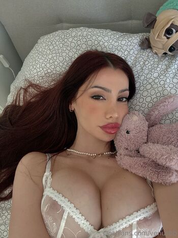 goddess venu / venusbb nude photo #1