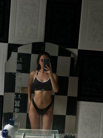 Karen / veryyyhot69 nude photo #28