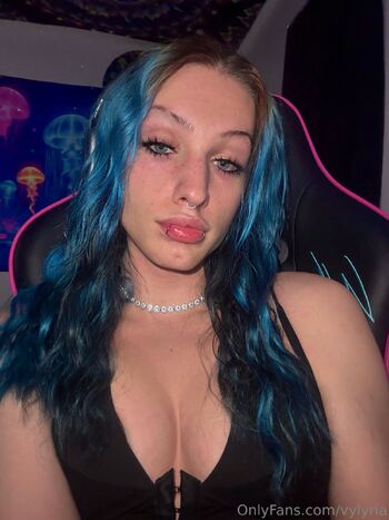 vylyria nude photo #1