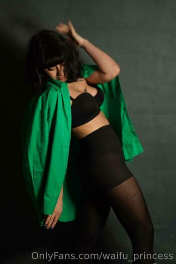 Big Titty Goth GF / waifu_princess nude photo #2