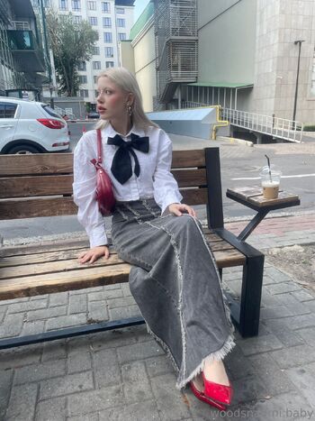woodsnaomi nude photo #35