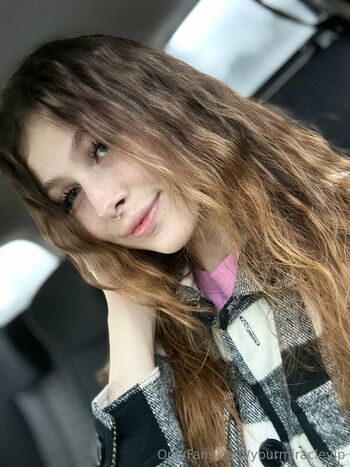 Miracle VI / yourmiraclevip nude photo #2