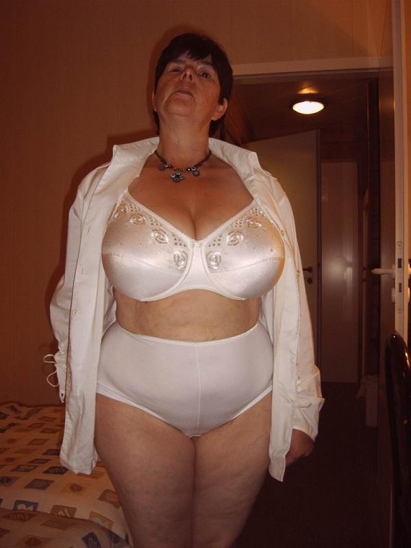 Mature Bra - Big bra mature tits | TubeZZZ Porn Photos