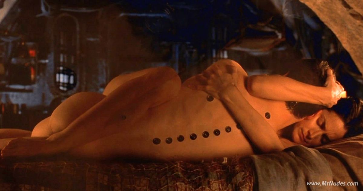 Carrie-anne moss nude pics