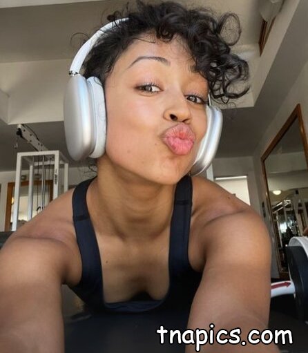 Liza Koshy Nude 21