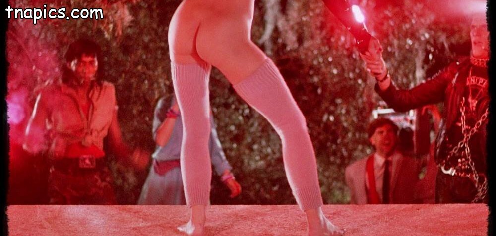 Linnea Quigley Nude 28