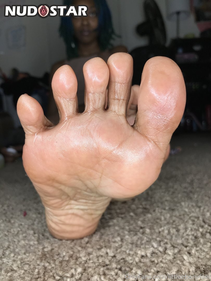 Littleebonyfeet Leaked Photo 6