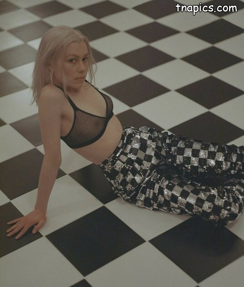 Phoebe Bridgers Nude 34