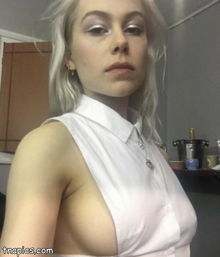 Phoebe Bridgers Nude 18