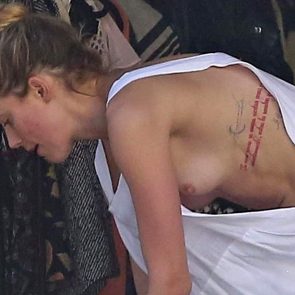 Amber Heard nip slip pic