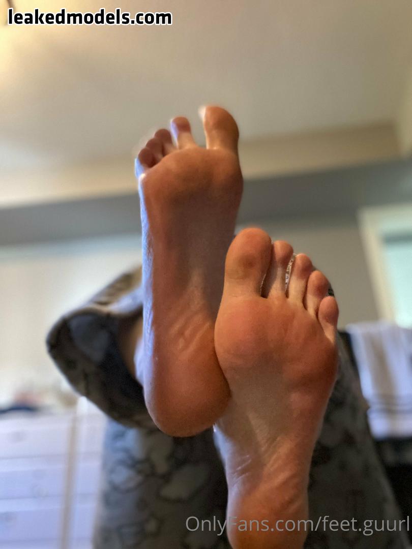 Feet-guurl Naked 10