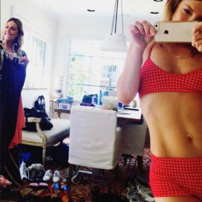 Kate Hudson selfie