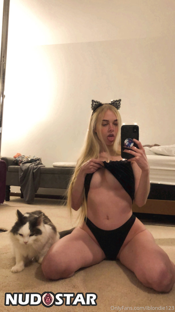 Iblondie123 Leaked Photo 29