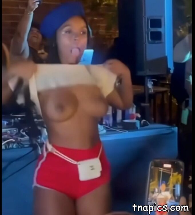 Janelle Monae Nude 38