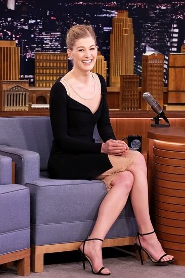 Rosamund Pike naked feet