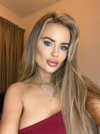 Nicole Farrell Glasgow Nude Leaks OnlyFans Photo 8