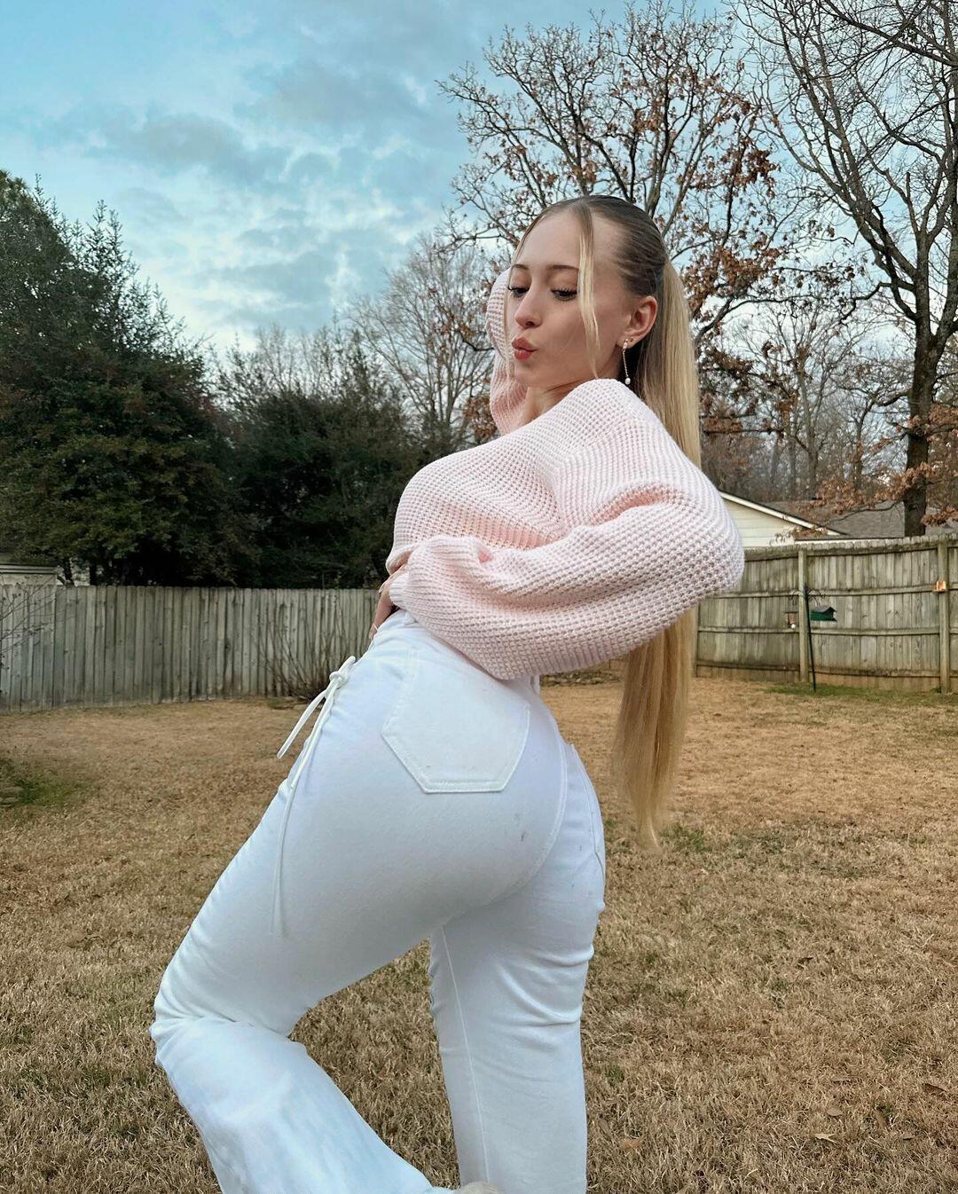 Sophia Diamond / sophie.diamond Nude OnlyFans Leaks 12