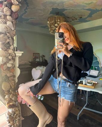 Bella-thorne Nude Leaks OnlyFans Photo 350