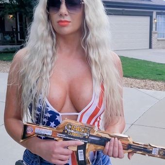 Girls With Guns Nude Leaks OnlyFans Photo 26