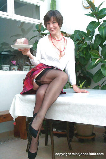 British 00's Porn Nude Leaks OnlyFans Photo 197