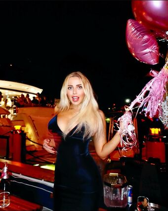 Violet Benson Nude Leaks OnlyFans Photo 45