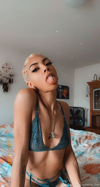 queenie_free Nude Leaks OnlyFans Photo 18