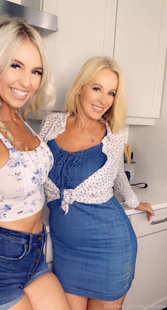 Momandme Nude Leaks OnlyFans Photo 22