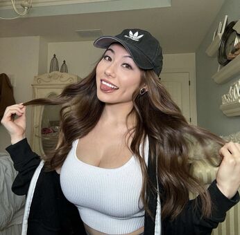 Sasha Emiri Nude Leaks OnlyFans Photo 4