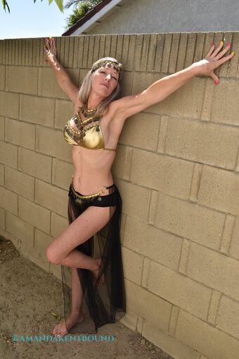 Amanda Kent Bound Nude Leaks OnlyFans Photo 2