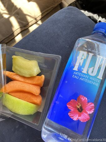 aldana30 Nude Leaks OnlyFans Photo 9