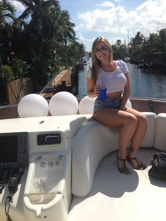 Alexis Nash Nude Leaks OnlyFans Photo 18