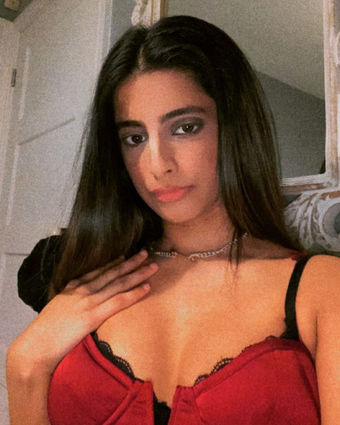 Davina Samra Nude Leaks OnlyFans Photo 2