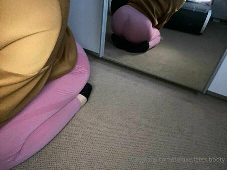 deluxe.feets.booty Nude Leaks OnlyFans Photo 1
