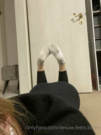 deluxe.feets.booty Nude Leaks OnlyFans Photo 7