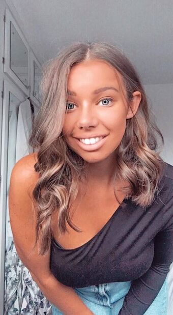 Ellie Taylor Nude Leaks OnlyFans Photo 10