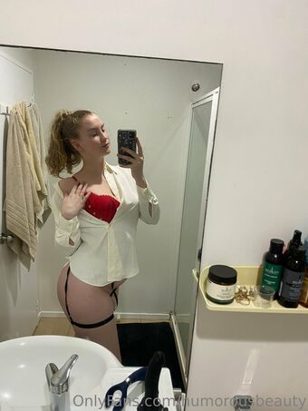 humorousbeauty Nude Leaks OnlyFans Photo 13