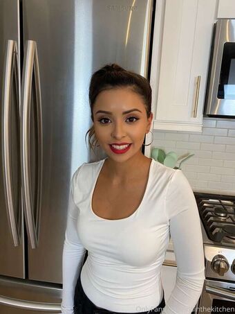 Iris In The Kitchen Nude Leaks OnlyFans Photo 2