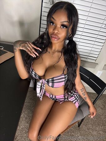 juiccygalore Nude Leaks OnlyFans Photo 12