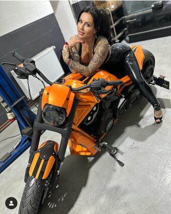 Julia Jasmin Nude Leaks OnlyFans Photo 12