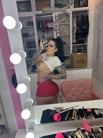 karmenkarma Nude Leaks OnlyFans Photo 56