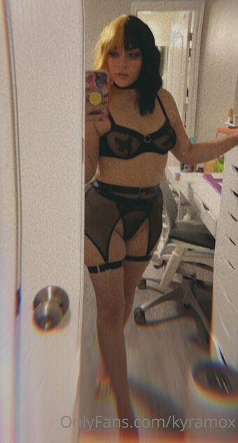 kyramox Nude Leaks OnlyFans Photo 12