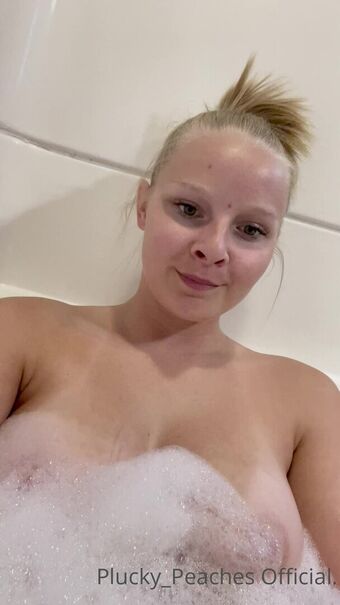pluckypeaches Nude Leaks OnlyFans Photo 125